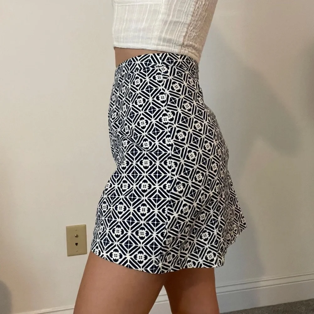 Blue and white Hollister pleated skirt XS